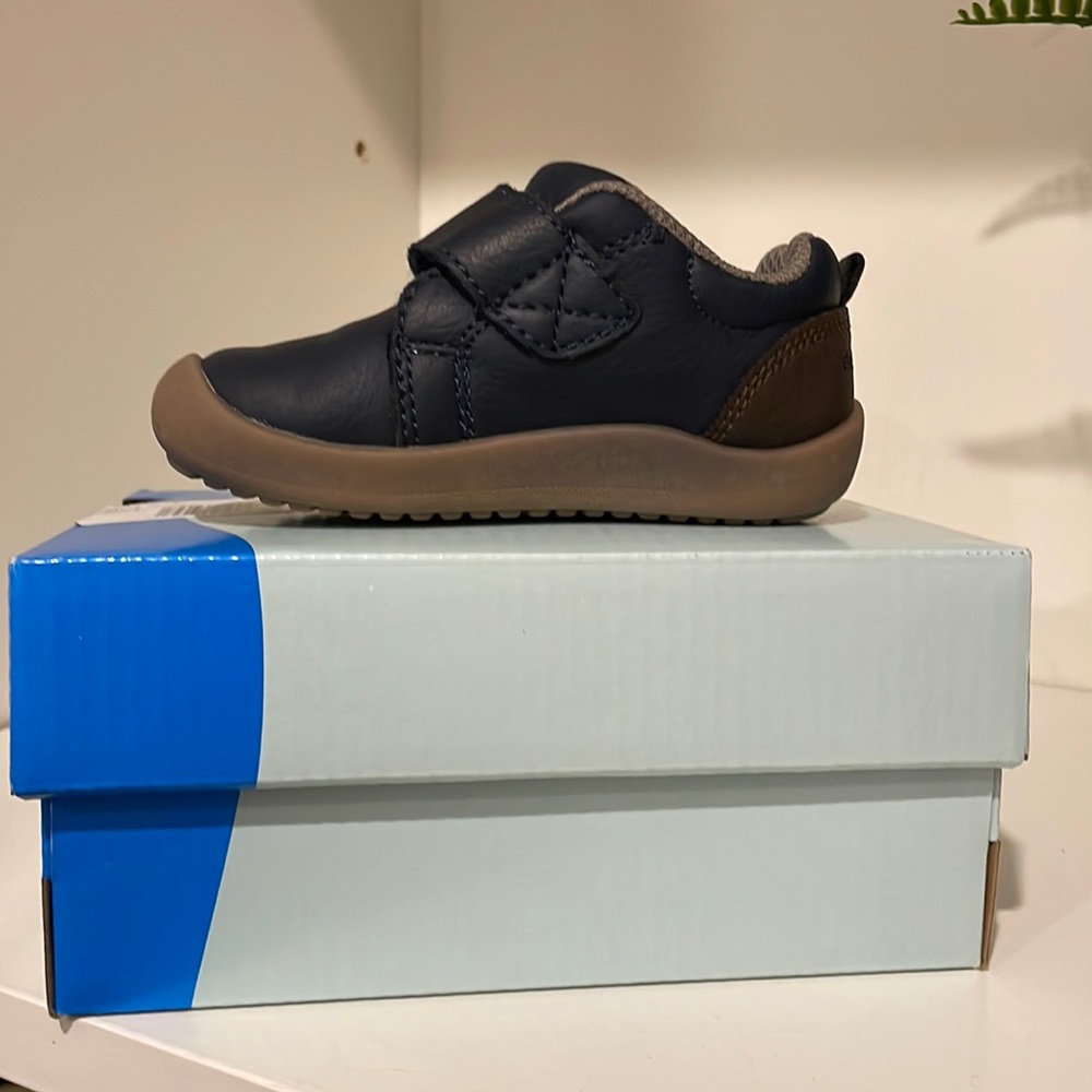 Toddler boy stride rite shoe. Size 5 toddler